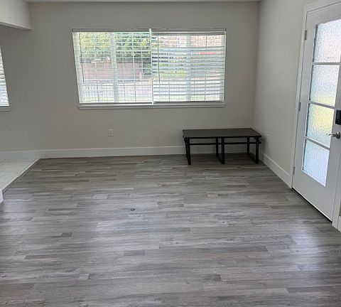 4th image of 6104 Mayhews Landing Rd