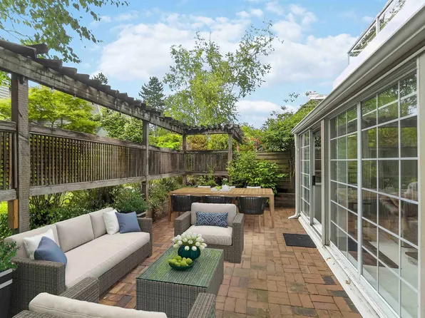 3441 Curle Ave #102, Burnaby, BC V5G 4P4