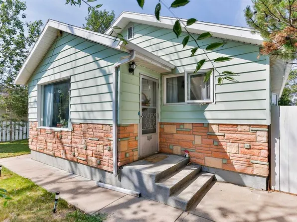 710 E 15th St N, Lethbridge, AB T1H 2Y3