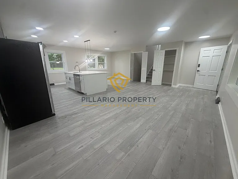2706 Lakewood Dr N — Photo 5