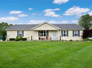 9933 Tad St, Lebanon, IL 62254