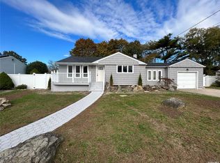 35 Maybrook Rd, North Babylon, NY 11703