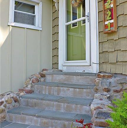 5th image of 221 Lincoln Park Dr
