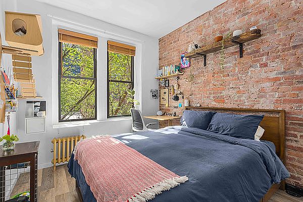 1st image of 237 Eldridge St APT 18