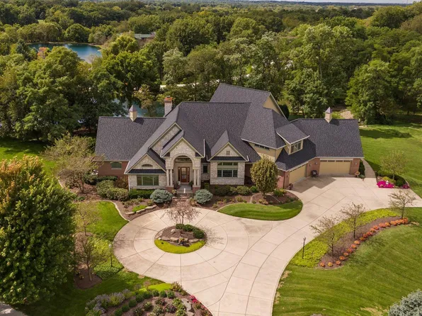 2901 Pepper Creek Bridge Pkwy, Valparaiso, IN 46385