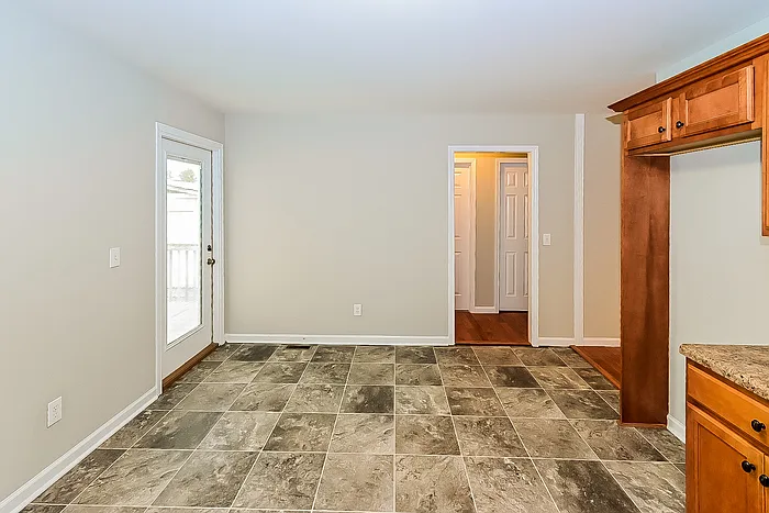 235 Sunrise Dr — Photo 3