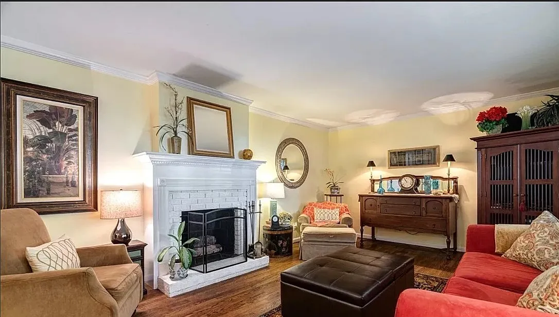 4 bed, 2320 sqft, $3,000 — Photo 3