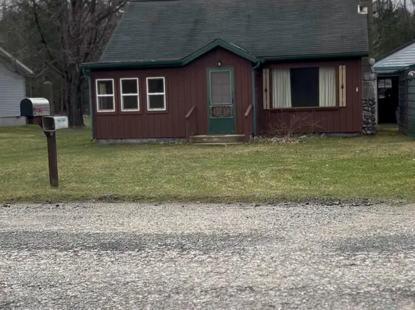 11123 Maple St, Morley, MI 49336