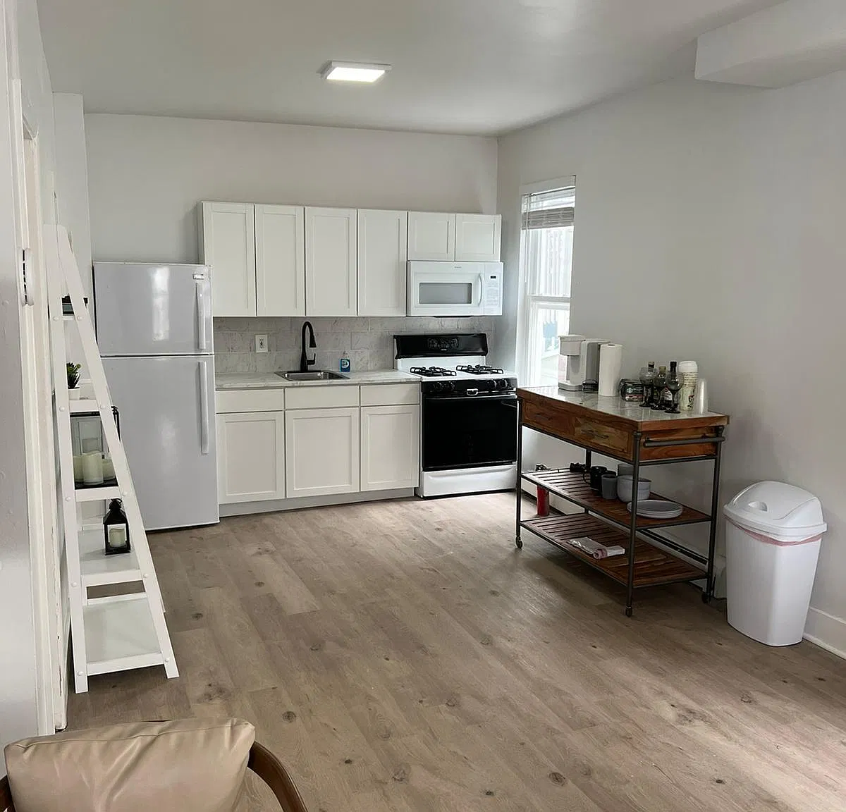 1 bed, 700 sqft, $1,650 — Photo 3