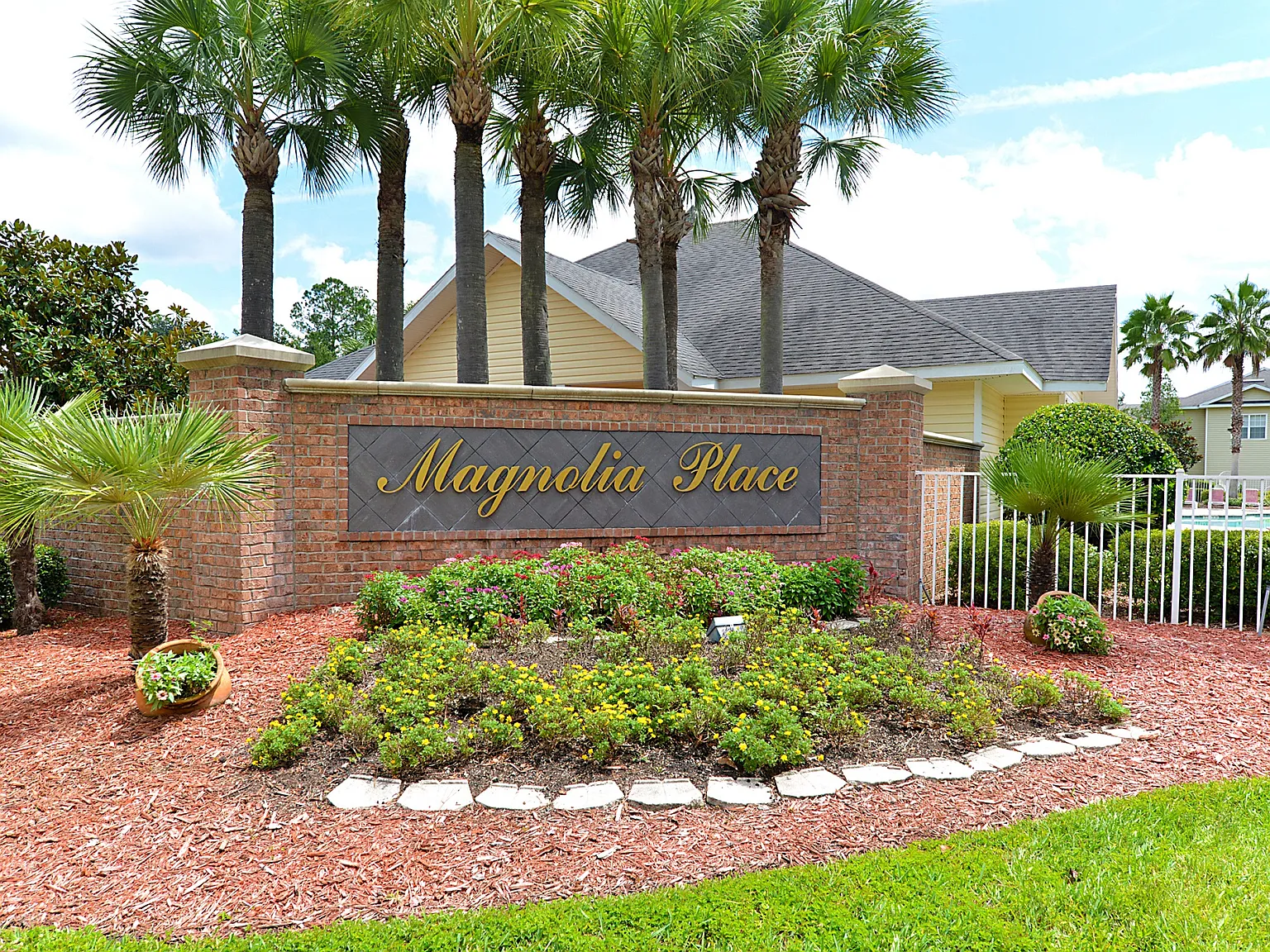 Magnolia Place — Photo 3