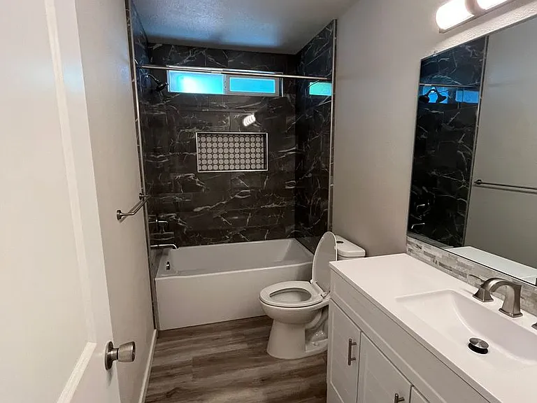 4288 Bradley Dr — Photo 11
