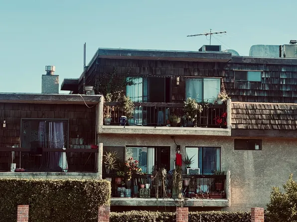 15516 Nordhoff St Unit 106, North Hills, CA 91343