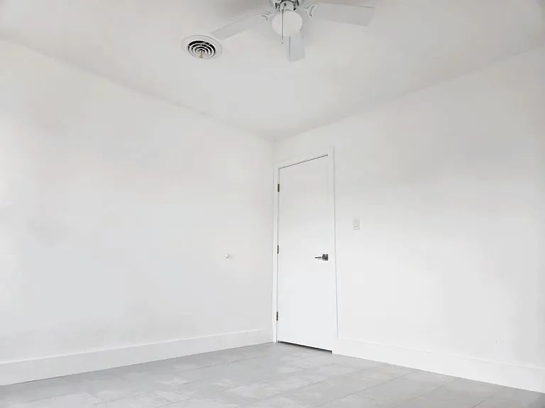 813 S 6th St — Photo 10