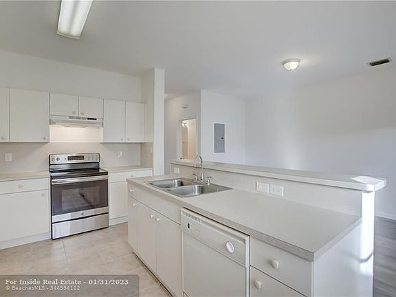 4th image of 103 S Santa Catalina Cir #103