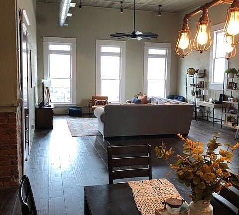 2nd image of 102 E Main St #B