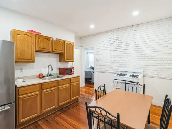 195 Hancock St, Dorchester, MA 02125