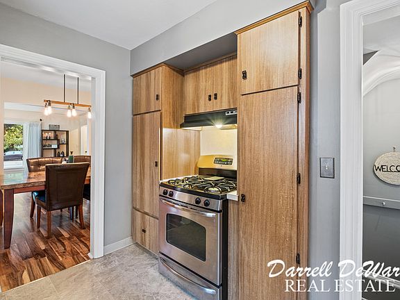 3rd image of 852 Lake Michigan Dr NW