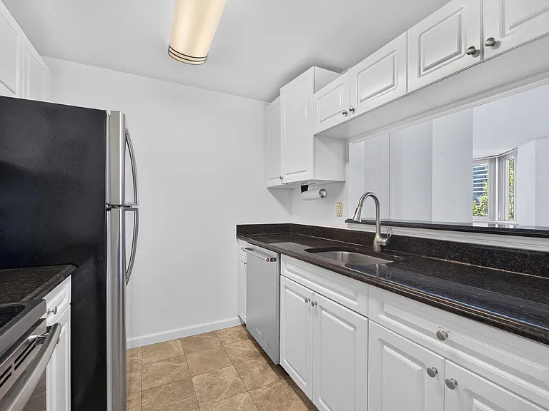 20 2nd St #403 — Photo 11