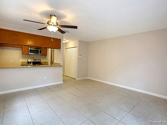 4th image of 638 Pecos St