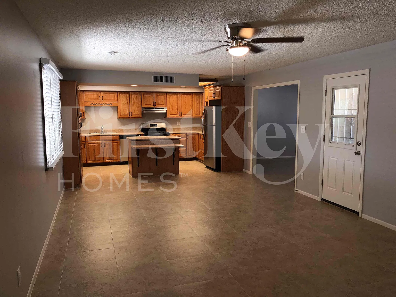 4 bed, 1.5 bath, 1802 sqft, $2,900 — Photo 4