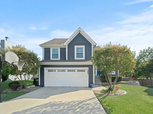 15887 S Brookfield St, Olathe, KS 66062