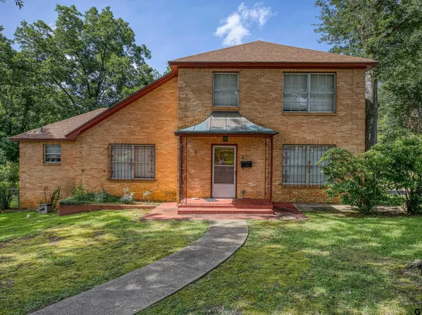 21 Rambling Rd, Palestine, TX 75801