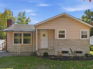 213 E Maple Grove St, Syracuse, IN 46567