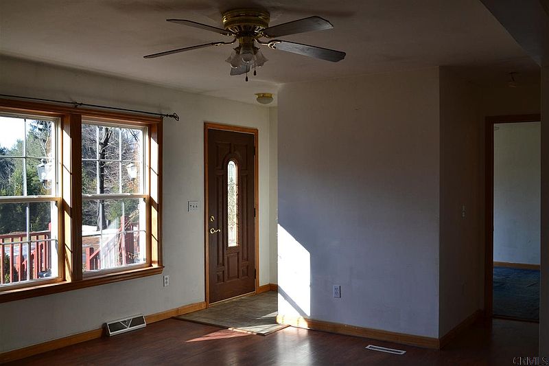 4th image of 101 FAY Lane