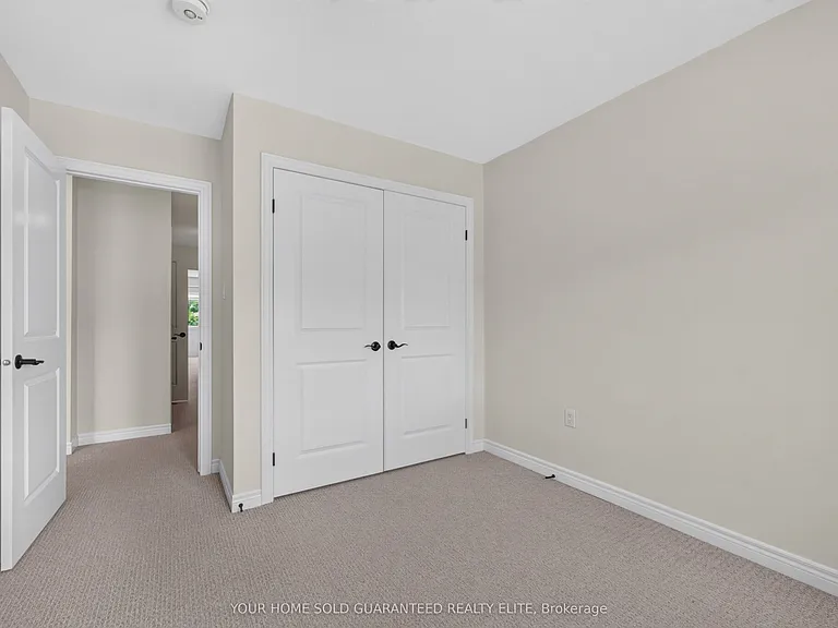 114 Dunrobin Ln — Photo 23