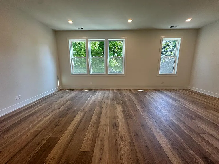 2522 W Charleston St #3 — Photo 3