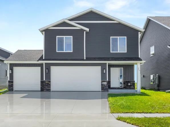 2654 74th Ave S, Fargo, ND 58104