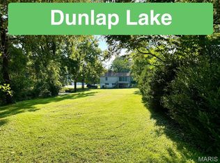 424 Circle Dr, Edwardsville, IL