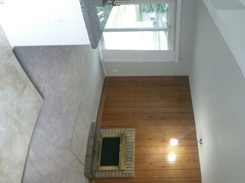 2nd image of 11742 Riverdale