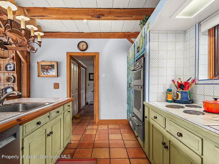 927 Red Mountain Rd — Photo 15