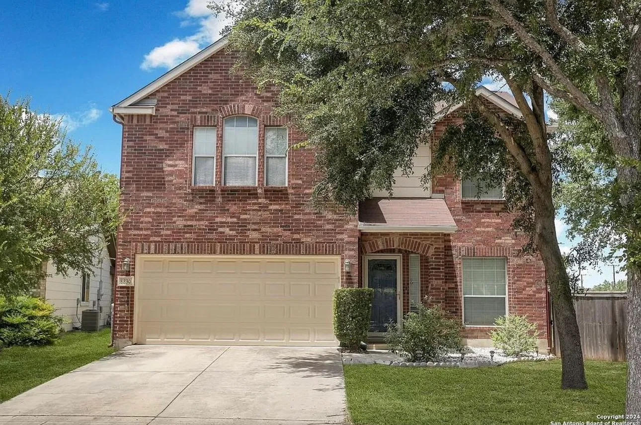 4 bed, 1883 sqft, $1,899 — Photo 1