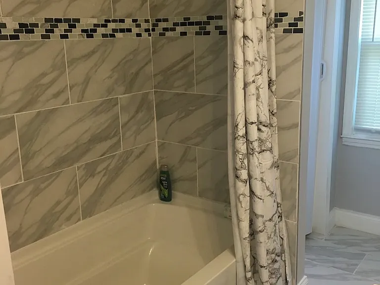 Parkwood Ave — Photo 11