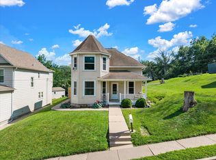 727 Sylvan Ct, Davenport, IA 52803