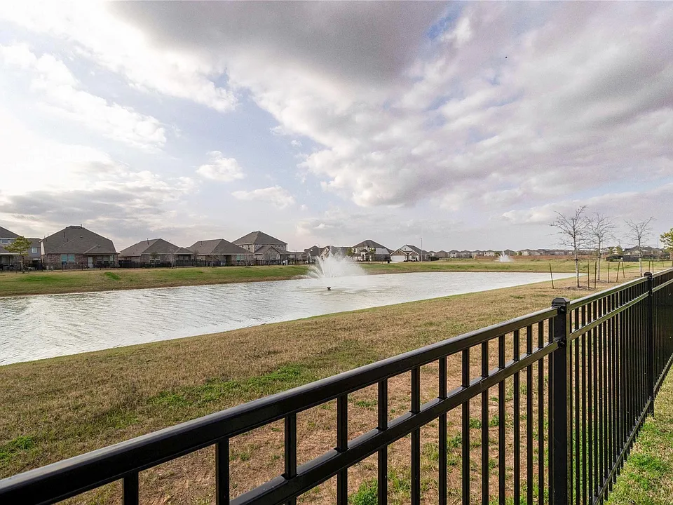 457 Aurora Creek Ln