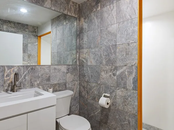 210 East 47th Street image 5 of 12