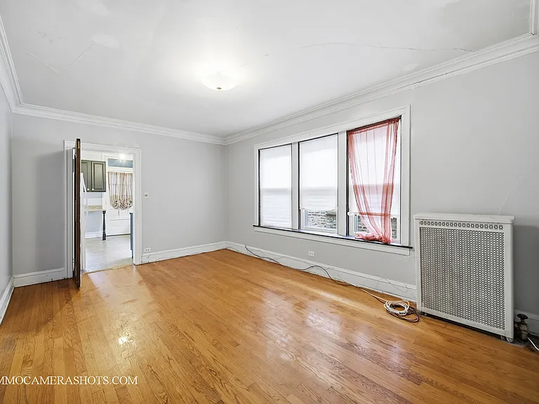 2045 W Farragut Ave #3 — Photo 28