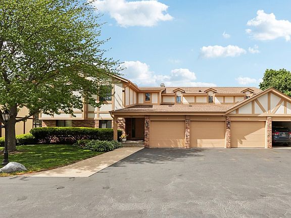 2nd image of 715 S Lake Shore Dr Unit 7F