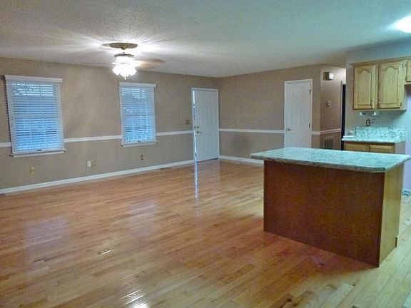 5th image of 1525 Jessee St