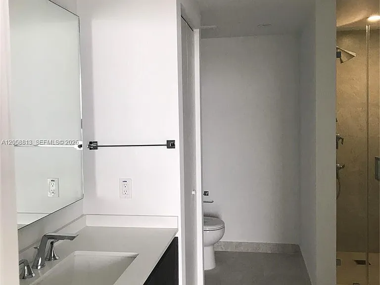 488 NE 18th St #3910 — Photo 13