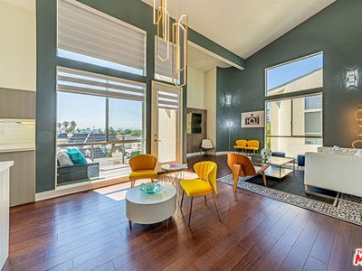 600 S Ridgeley Dr PENTHOUSE 1, Los Angeles, CA, 90036