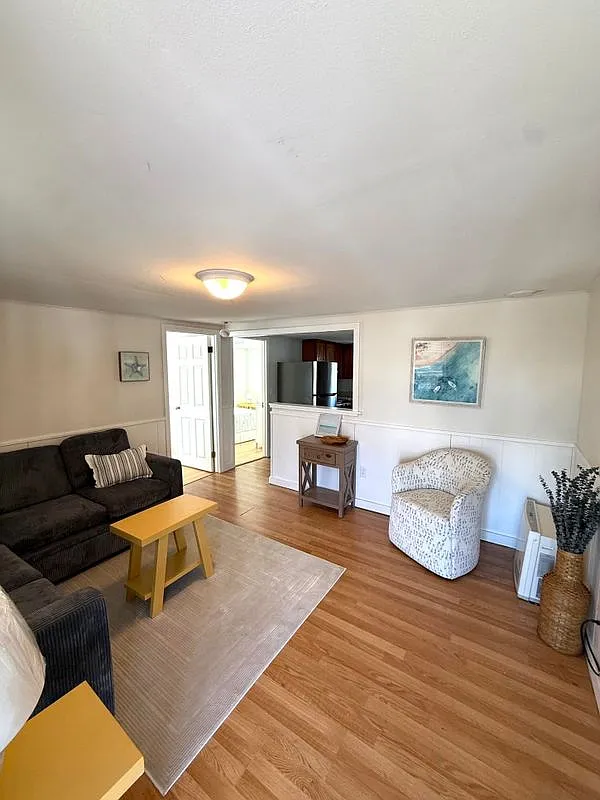 2 bed, 1.0 bath, 550 sqft, $1,800 — Photo 3