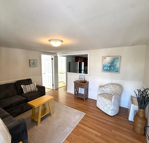 12 Jones St #4 — Photo 3