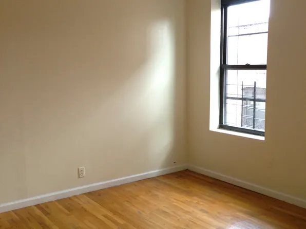 520 West 190th Street image 1 of 7