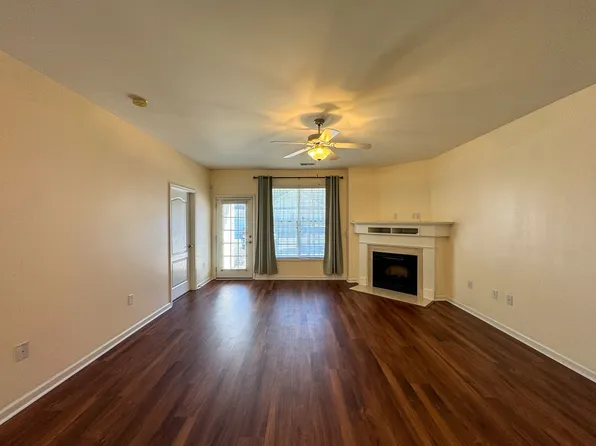 2641 McArthur Landing Cir APT 103, Fayetteville, NC 28311