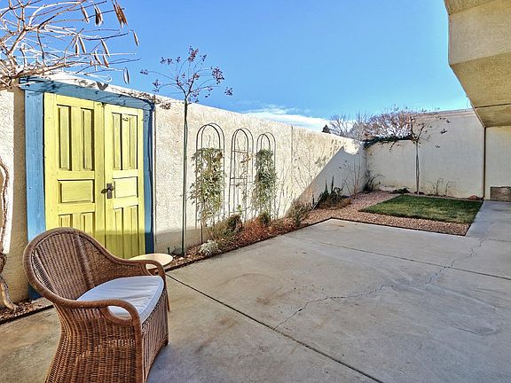 5th image of 5810 Torreon Dr NE
