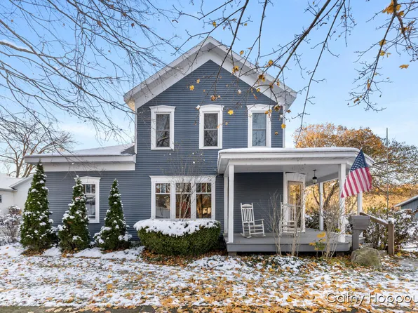 420 Riverside Dr, Portland, MI 48875